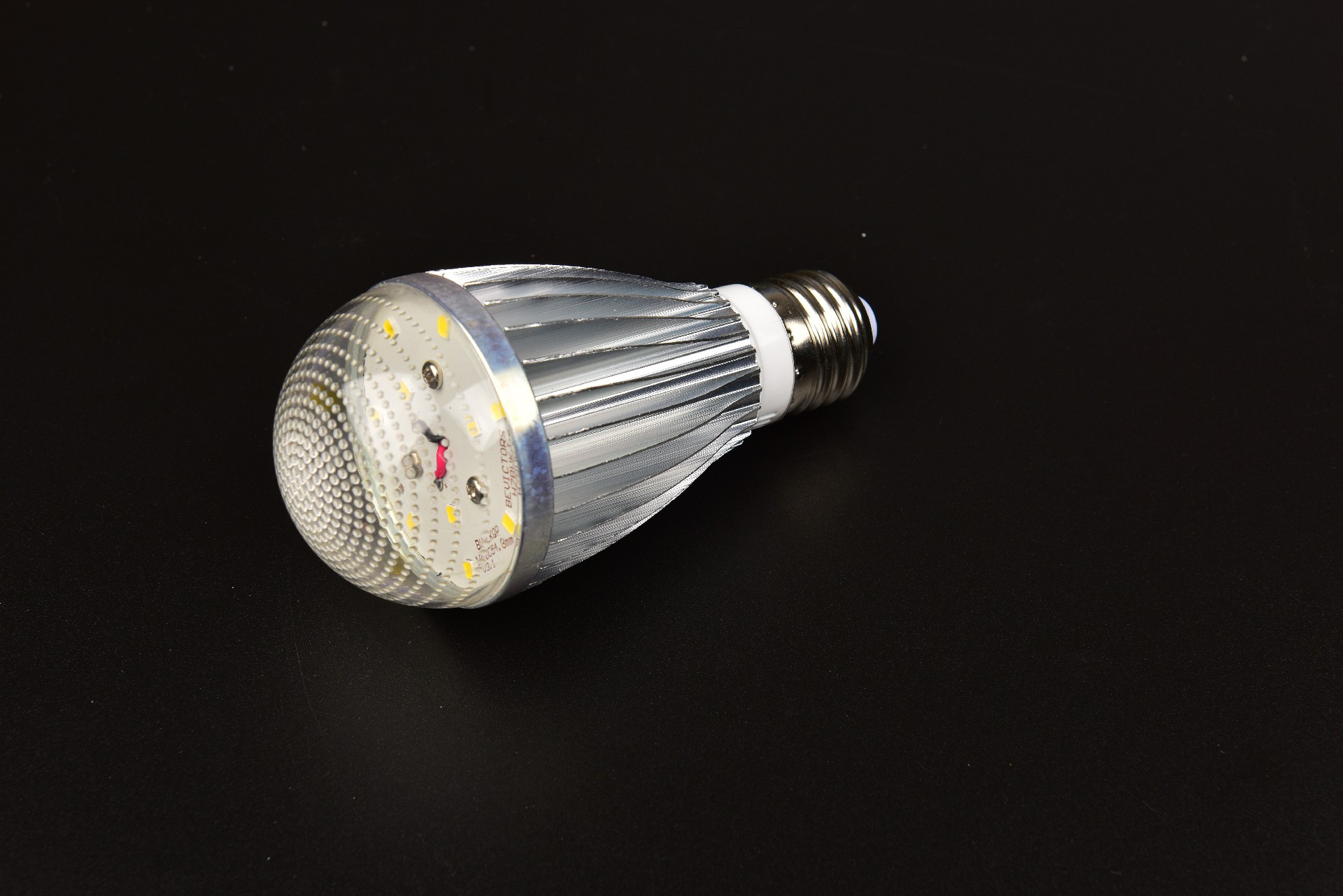 LED球泡灯-8W - 1